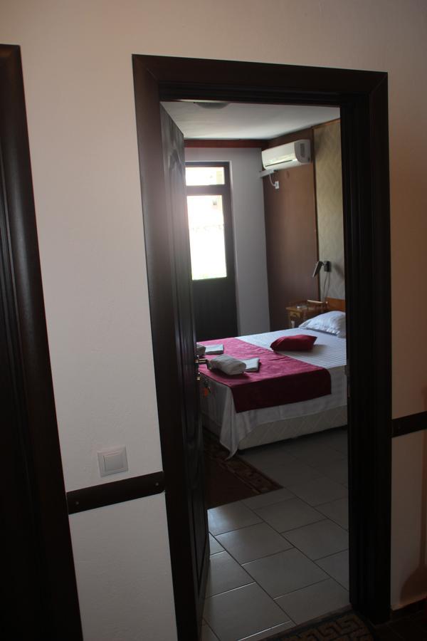 Yankov'S House Hotel Sozopol Bagian luar foto